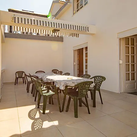 Amazing In With Wifi Apartment Raslina