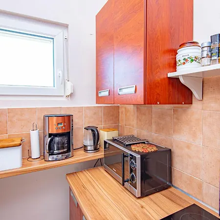 Apartament Amazing In With Wifi Raslina