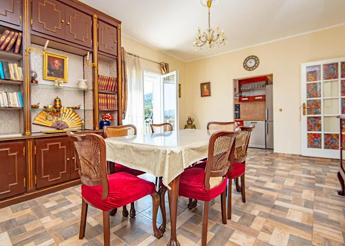 Apartament Amazing In With Wifi Raslina