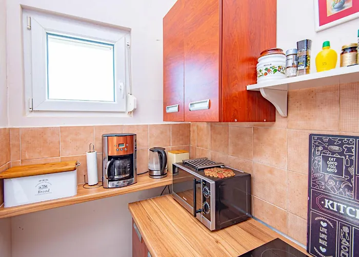 Apartament Amazing In With Wifi Raslina