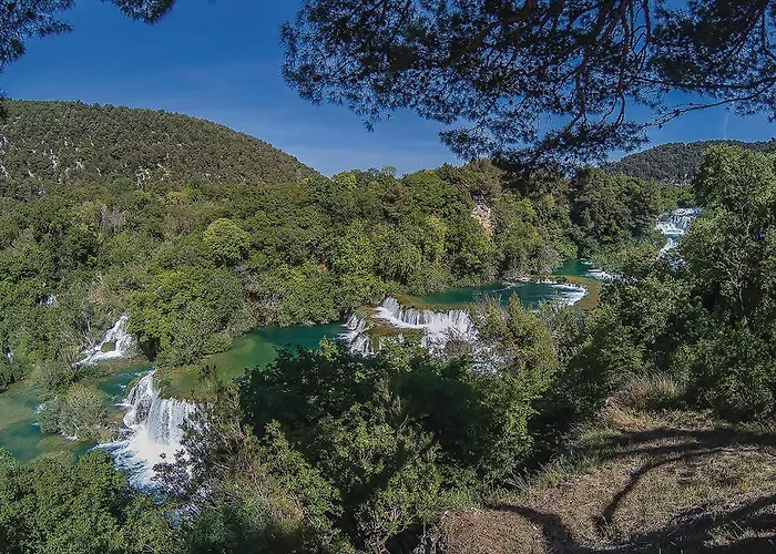 Apartament Amazing In With Wifi Raslina